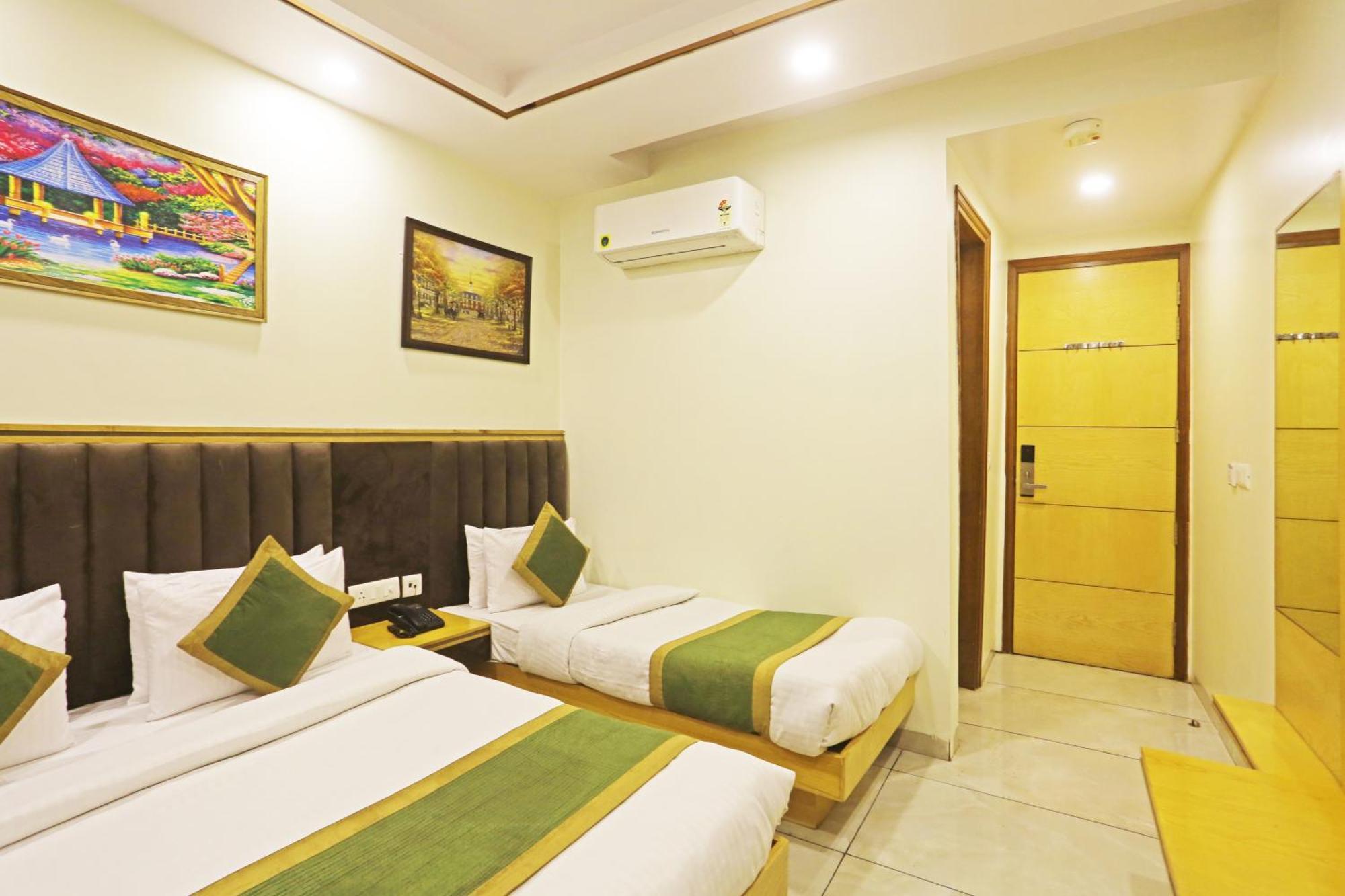 Hotel Aman Imperial Just A Minute Away From New Delhi Railway Station And Connaught Place Exteriör bild