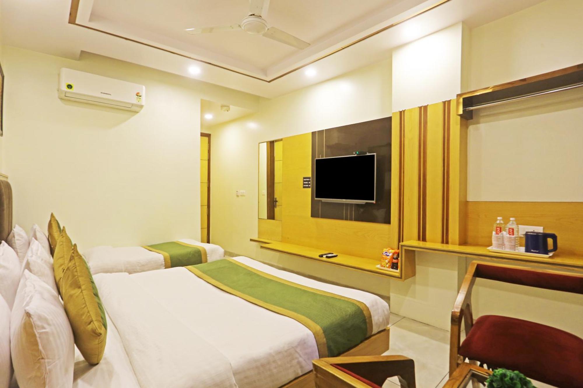 Hotel Aman Imperial Just A Minute Away From New Delhi Railway Station And Connaught Place Exteriör bild