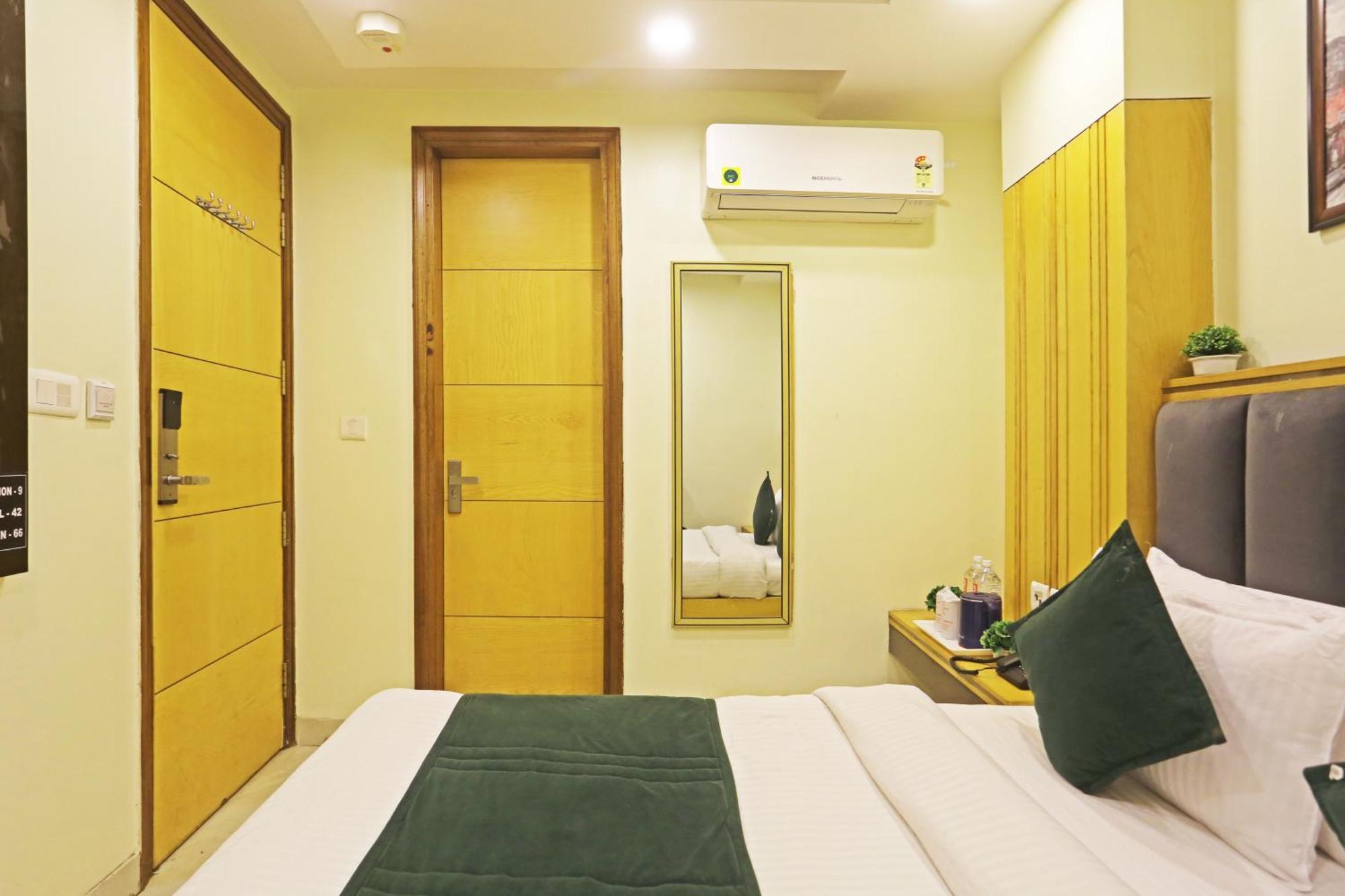 Hotel Aman Imperial Just A Minute Away From New Delhi Railway Station And Connaught Place Exteriör bild